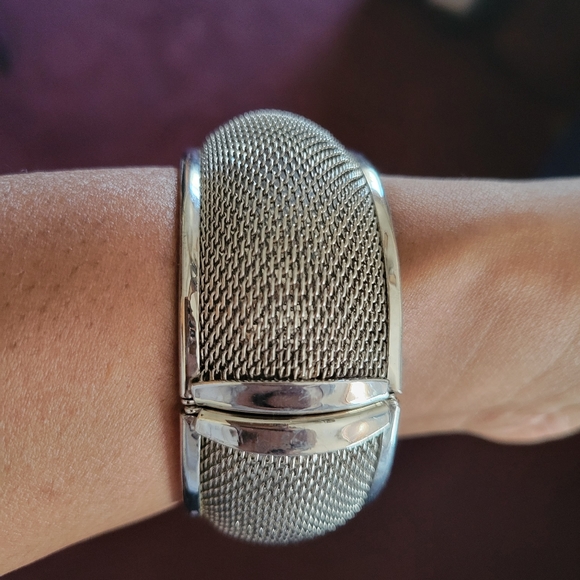 Cute Silver Bangle - Picture 2 of 5